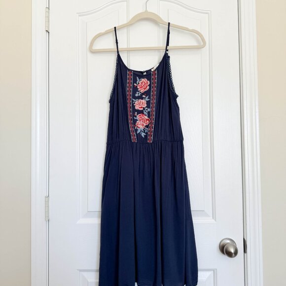 Andree By Unit Womens Navy Dress with Embroidered Flowers Size Medium - Picture 2 of 10